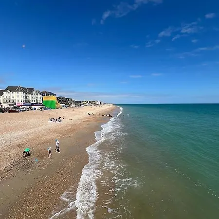 Luxury Georgian Home, Hot Tub, Sea View, Private Garden, Sleeps 6 Bognor Regis Exterior photo