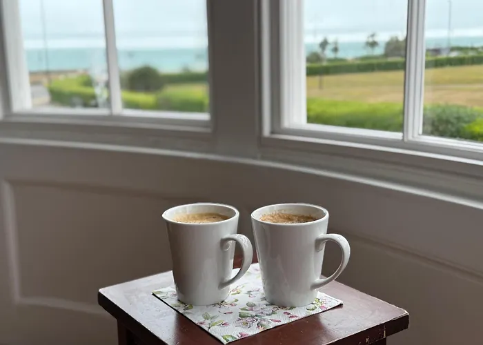 Luxury Georgian Home, Hot Tub, Sea View, Private Garden, Sleeps 6