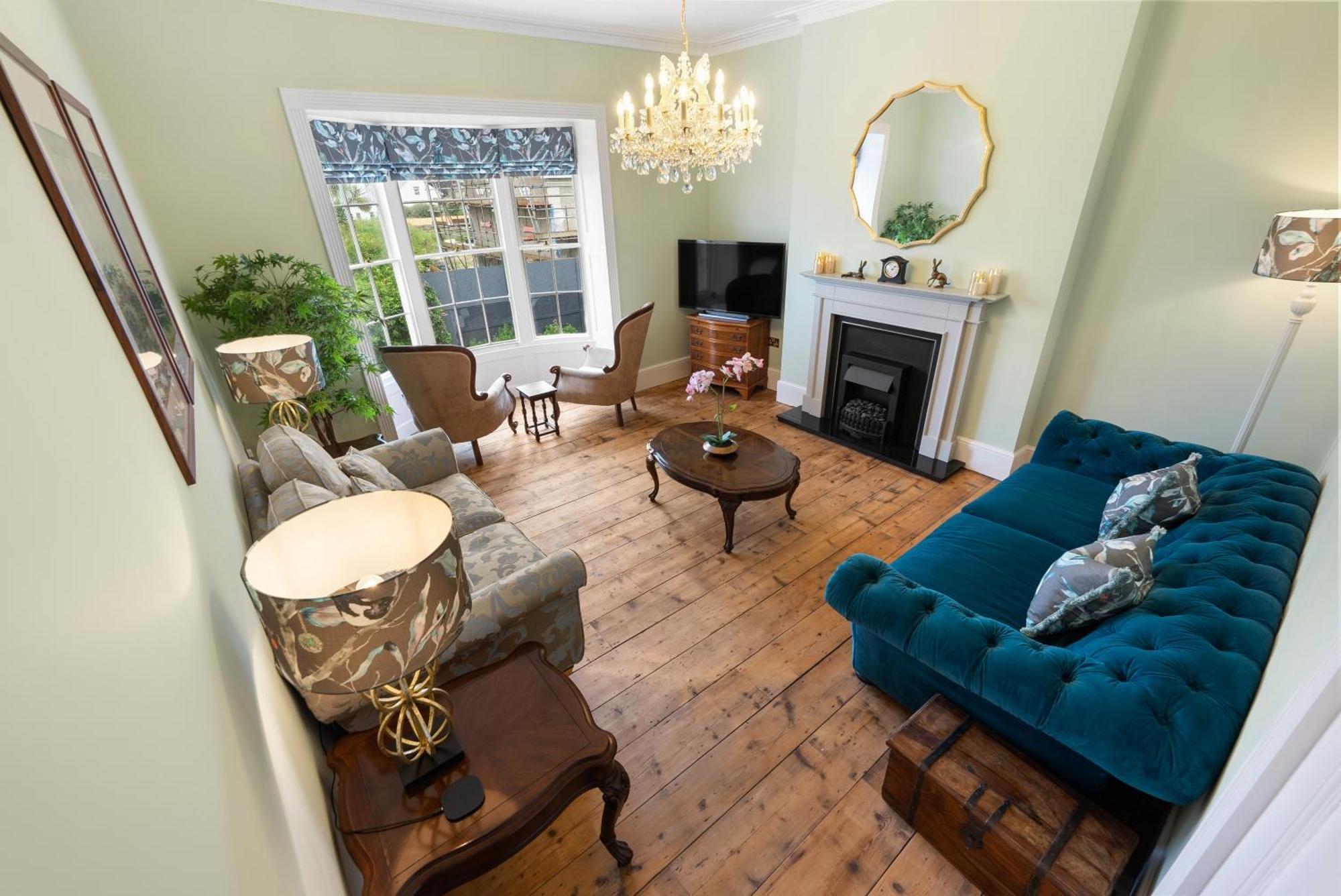 Apartment Luxury Georgian Home, Hot Tub, Sea View, Private Garden, Sleeps 6 *