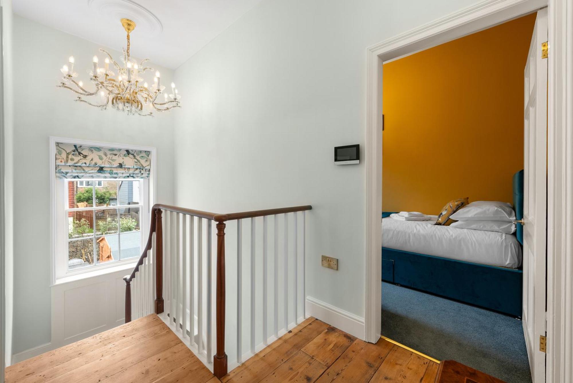Luxury Georgian Home, Hot Tub, Sea View, Private Garden, Sleeps 6 Apartment