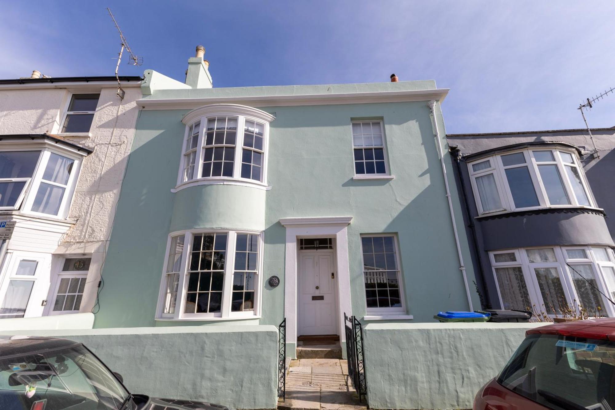 Luxury Georgian Home, Hot Tub, Sea View, Private Garden, Sleeps 6 Apartment